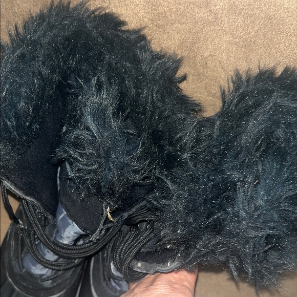 Women's Black Winter Boots - Picture 3 of 8